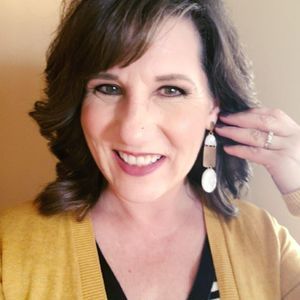 Meet your Posher, Lara